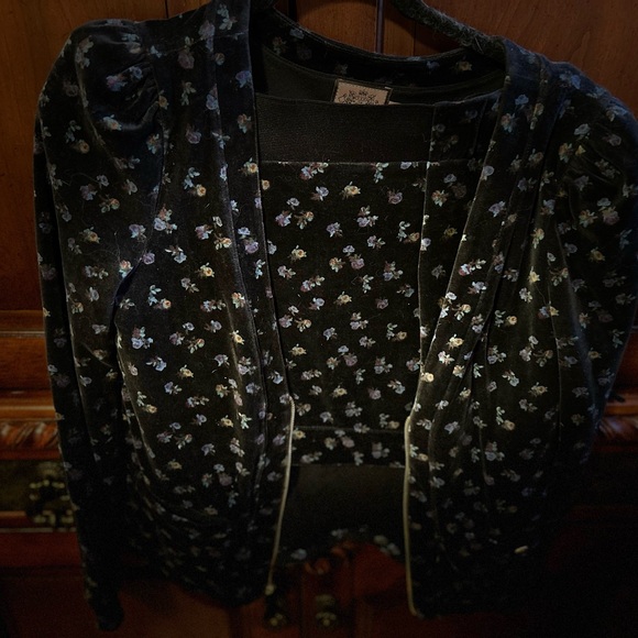 Juicy Couture velour zippered skirt set - Picture 2 of 5